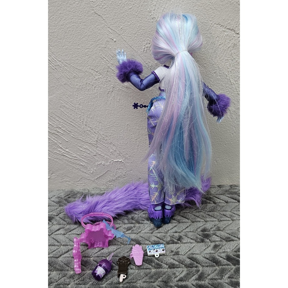 Monster High Abbey Bominable Doll With Accessories Blue Complexion Purple Eyes - Picture 7 of 11